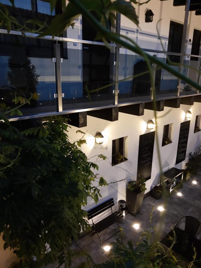 Hotel Weisses Ross Elsterwerda Buitenkant foto