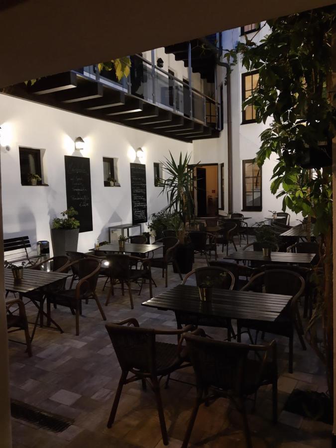 Hotel Weisses Ross Elsterwerda Buitenkant foto