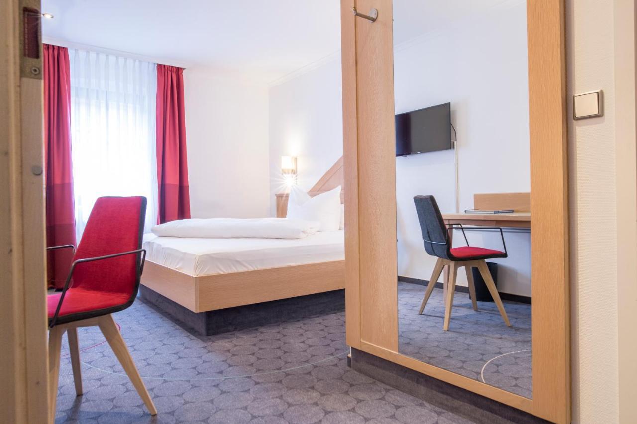 Hotel Weisses Ross Elsterwerda Buitenkant foto
