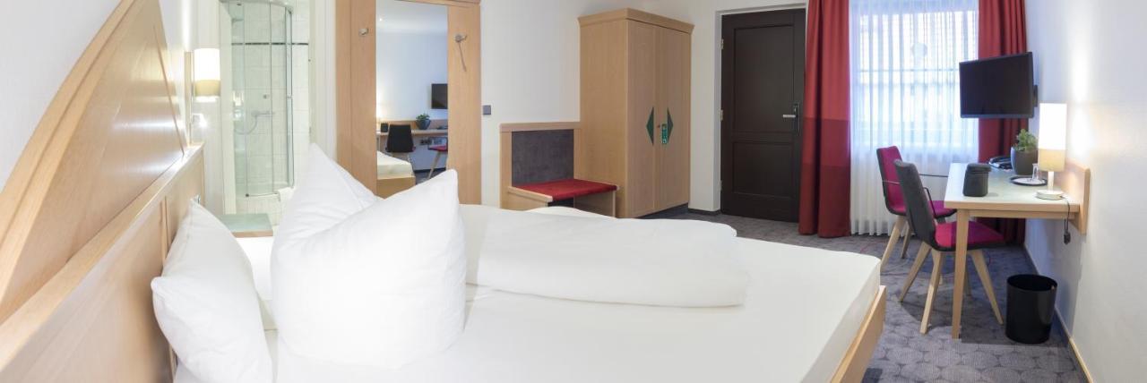 Hotel Weisses Ross Elsterwerda Buitenkant foto